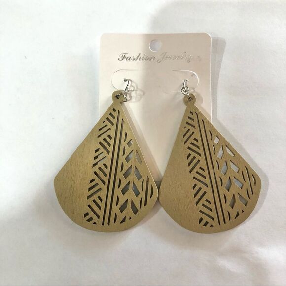 Fashion Jewelry Tan Wooden Lazer Cut Teardrop Dangle Earrings - Picture 1 of 4